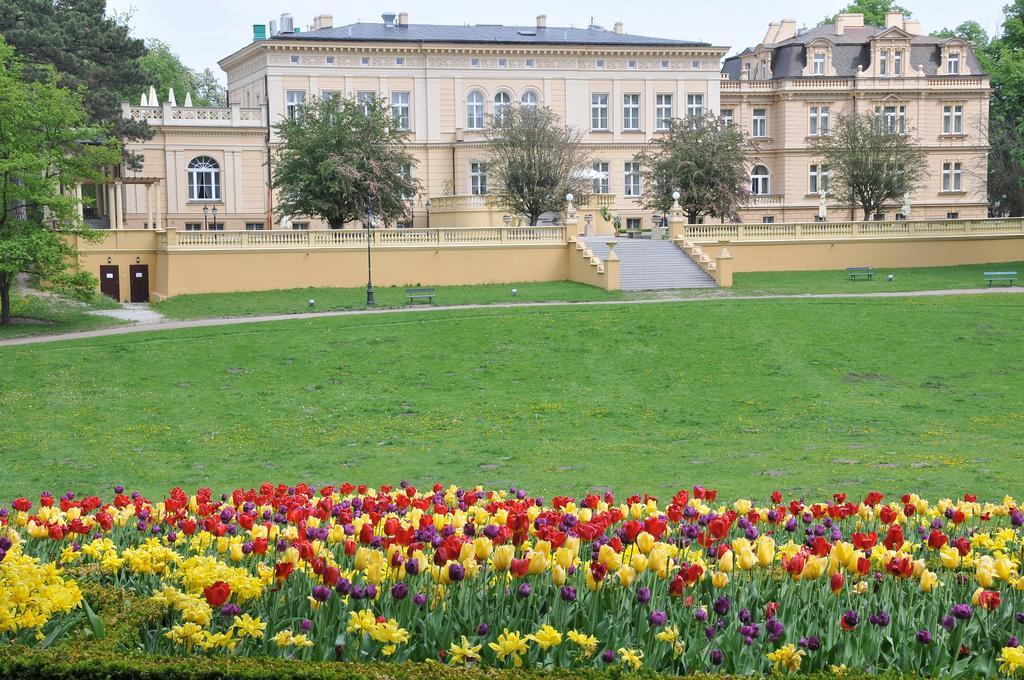 Zespol Palacowo-Parkowy W Ostromecku Ostromecko Экстерьер фото